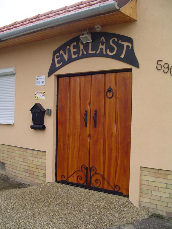 Everlast Štúrovo Zewnętrze zdjęcie